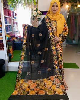 MOOM BATIK
